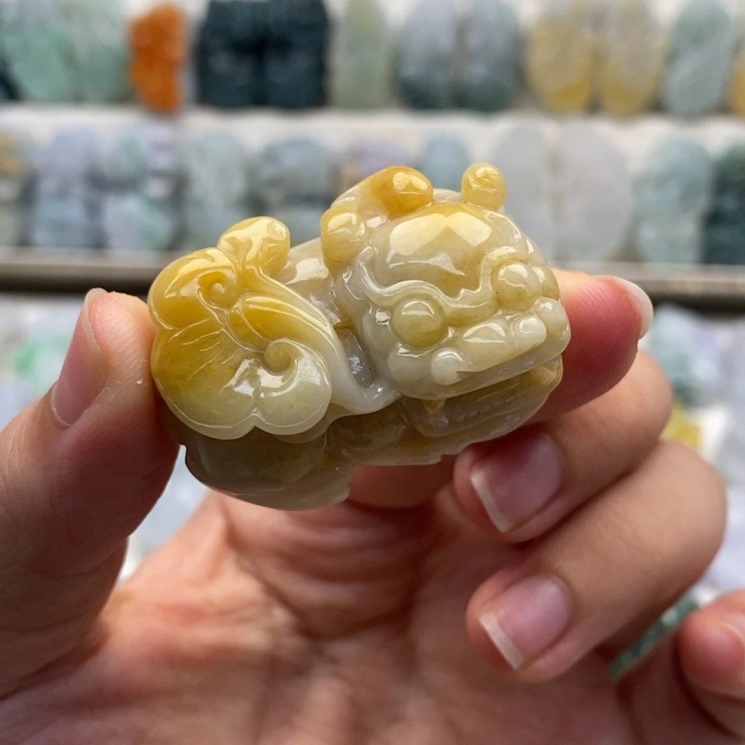 翡翠吊坠(赠链)未镶嵌