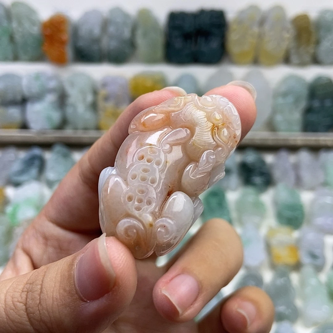 翡翠吊坠(赠链)未镶嵌