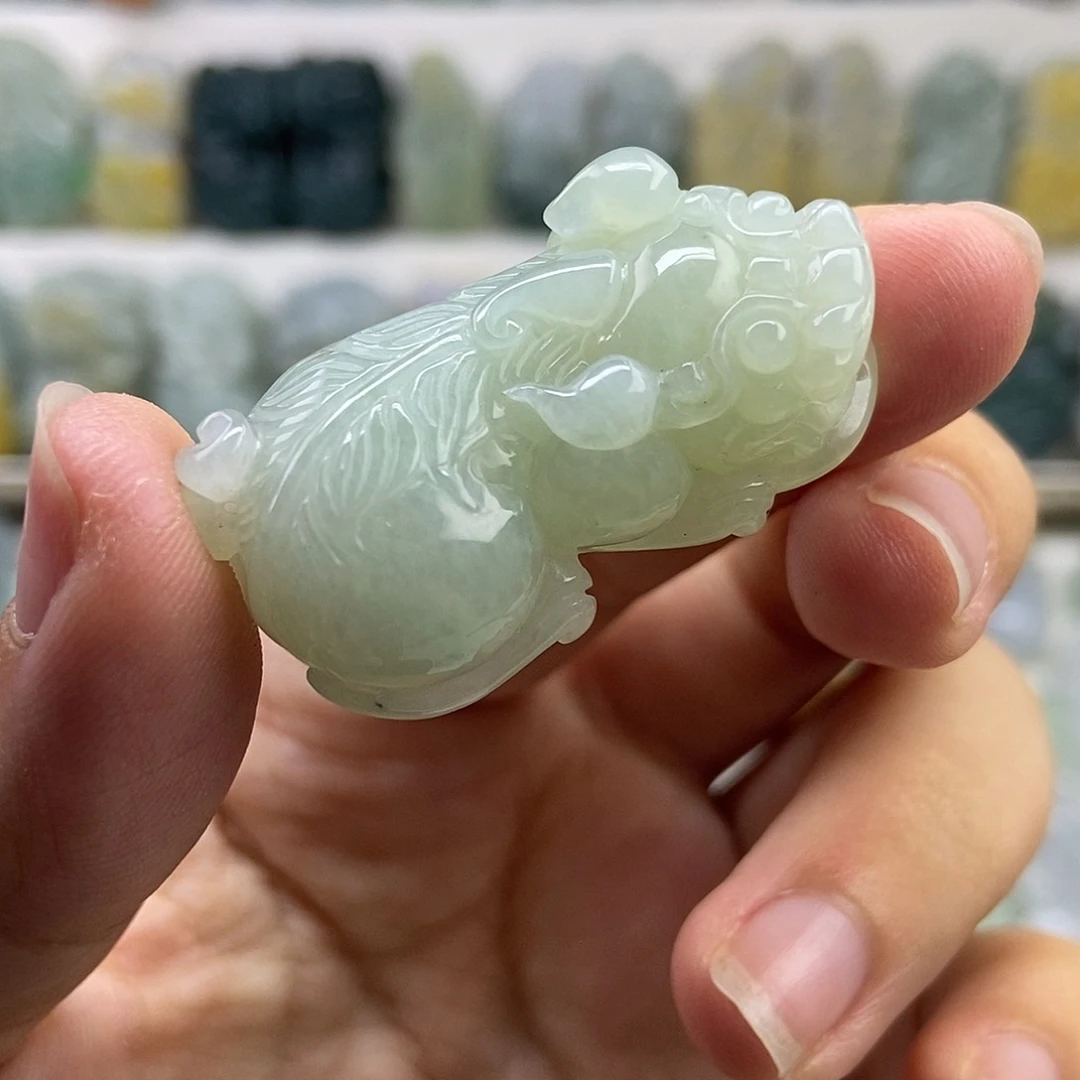 翡翠吊坠(赠链)未镶嵌