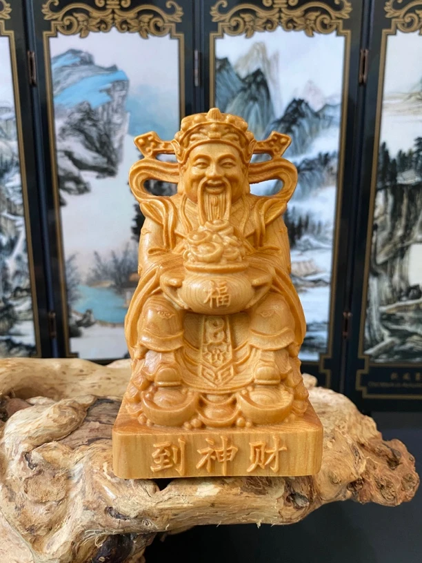 柏木雕刻坐财神摆件财神到木质品5.6×4.5×高10厘米