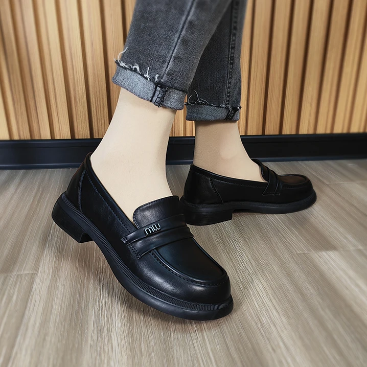 2025春秋款英伦风小单鞋黑色百搭休闲皮鞋圆头乐福鞋软底工作女鞋