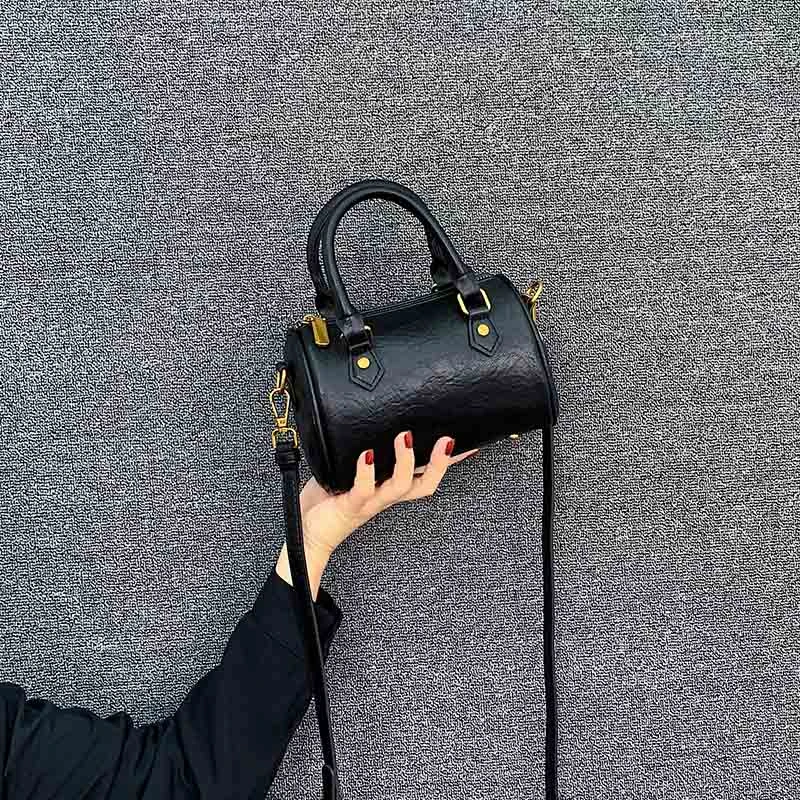 小众高级轻奢百搭枕头包上档次外出小挎包包女2025新款秋冬手提包