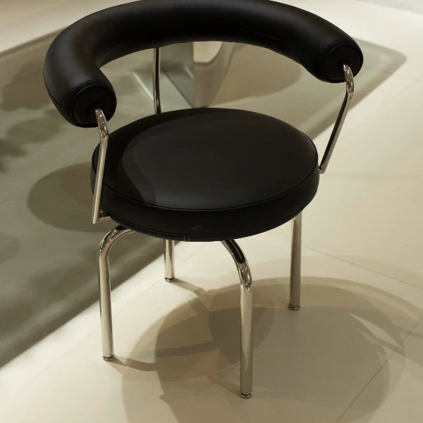 LC7旋转餐椅轻奢客厅个性创意北欧简约家用办公室休闲椅椅子梳妆