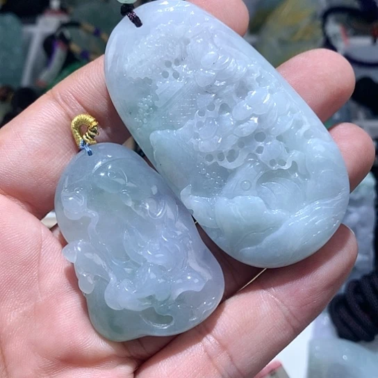 翡翠颈饰未镶嵌青*翡翠