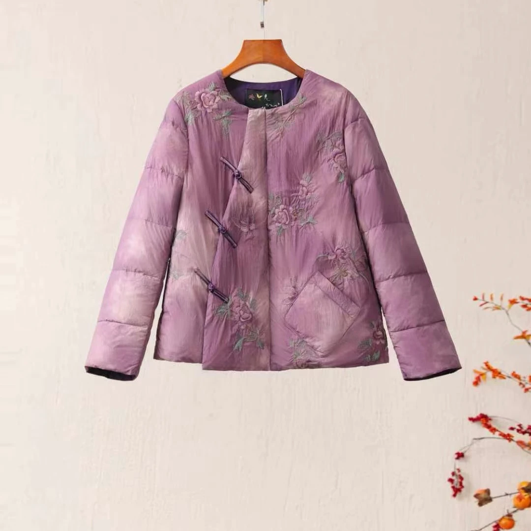 （漂亮女人）楚馨245102重工刺绣棉服