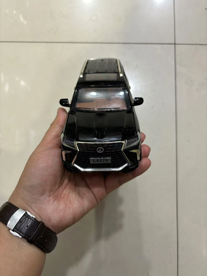 大号雷克萨斯570合金车模型仿真轿车SUV越野车儿童玩具收藏摆件