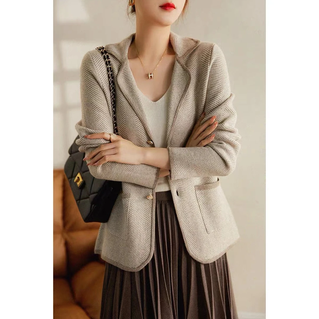 气质天花板！人字纹羊毛加厚针织西服开衫女