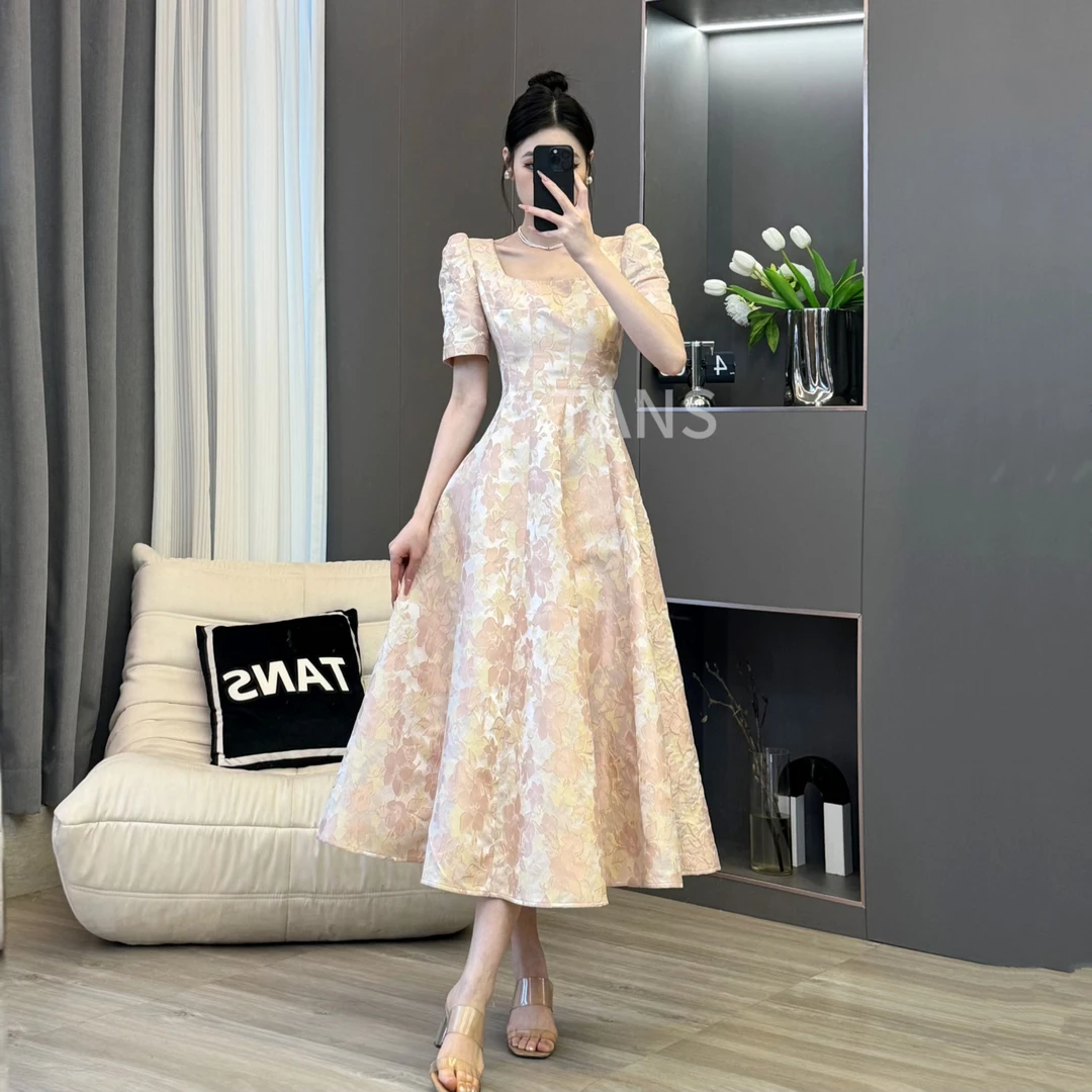 现货 TANS【在逃公主】粉色碎花显瘦夏季复古法式收腰方领连衣裙