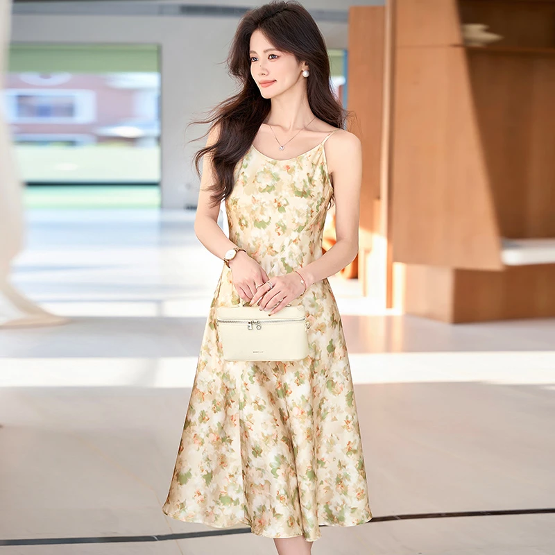 碎花吊带连衣裙女夏季2025新款法式气质小众内搭印花中长裙X24801