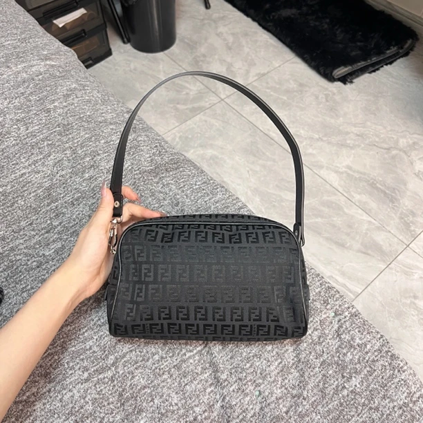 95新 FENDI/芬迪 手拿包改造 黑色老花布面麻将贝壳单肩腋下包