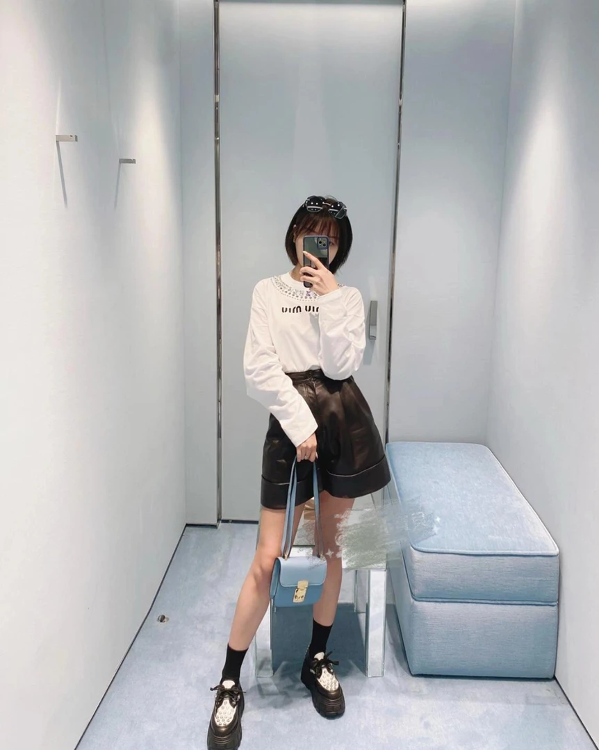 全新未使用 MIU MIU/缪缪 黑色短裤 38码 01619