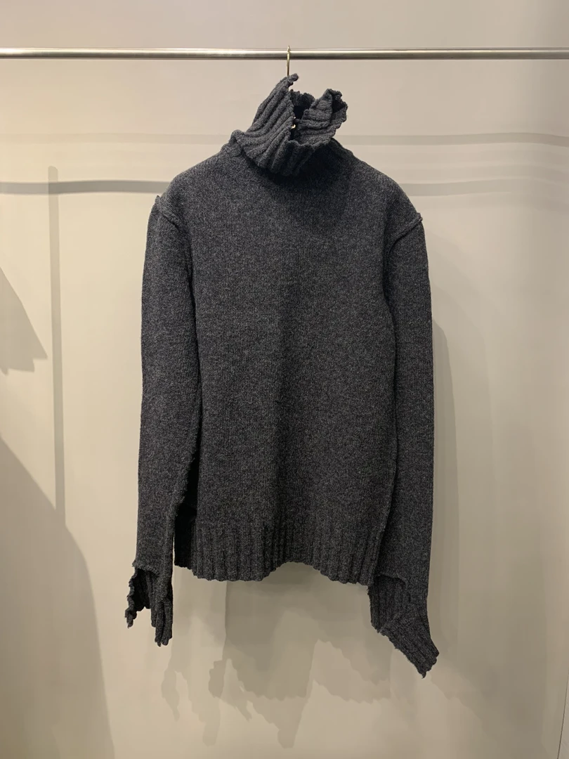 99新 Celine/思琳   深灰色高领毛衣S码 00794