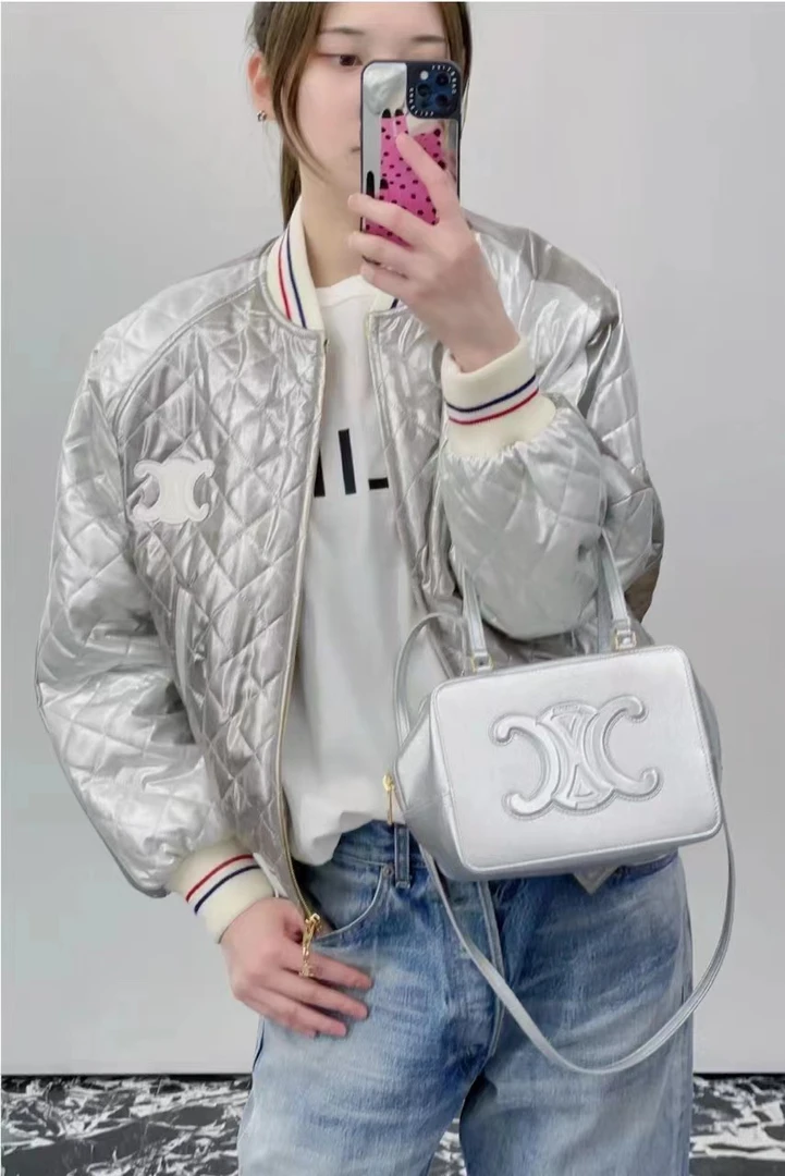 99新赛琳celine 23ss 女士短款银色棉服 34码 00224