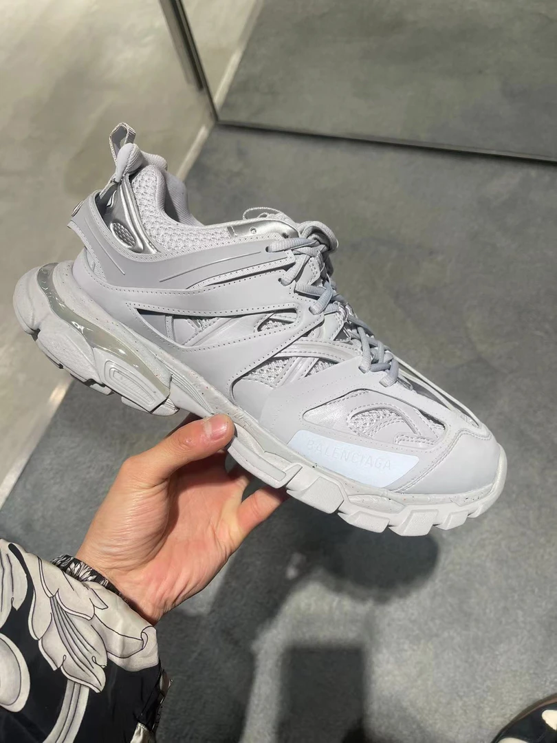 全新未使用 Balenciaga/巴黎世家 灰色织网Track运动鞋