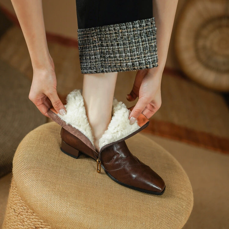 时装靴2024年冬季复古风粗跟户外靴户外靴短筒