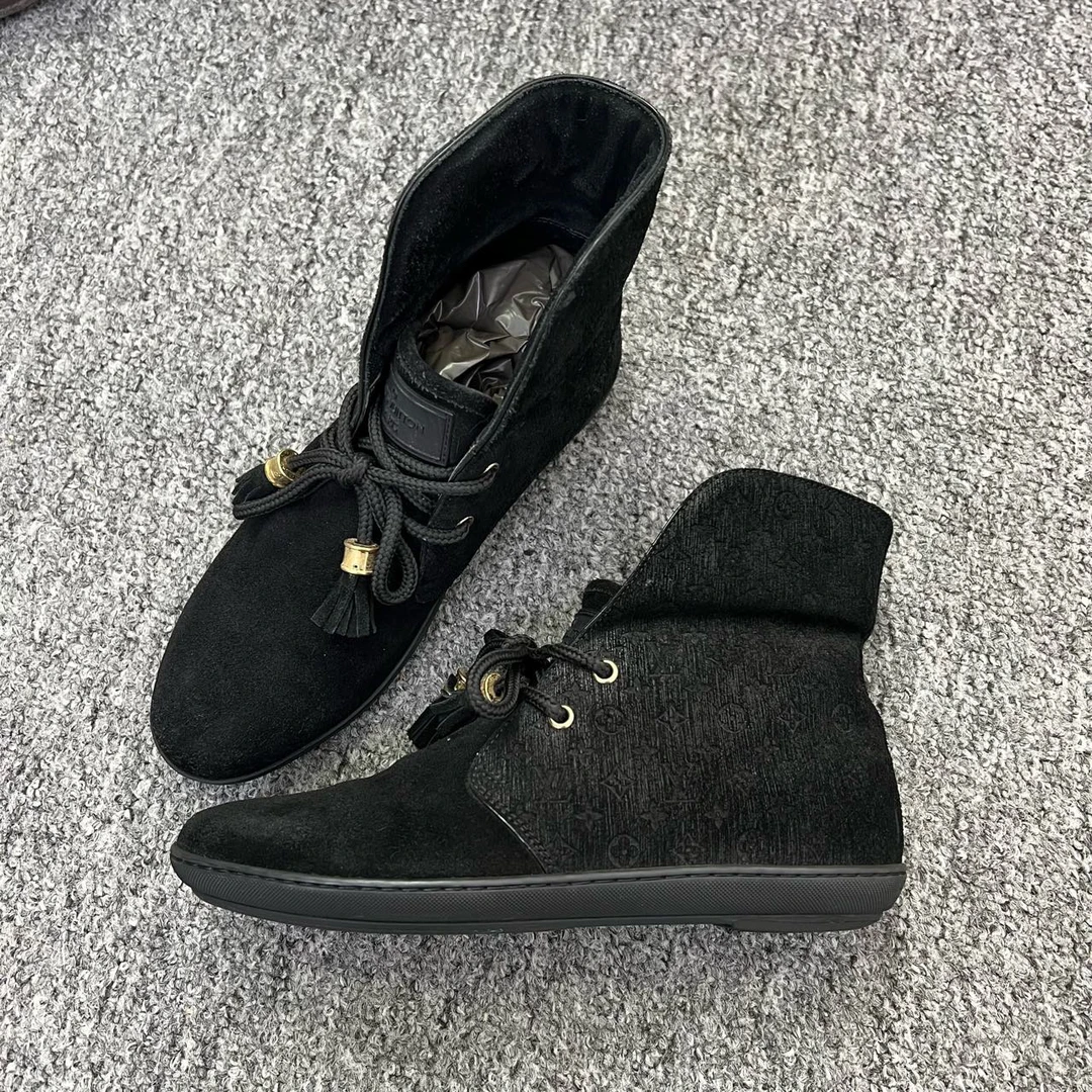 Louis Vuitton/路易威登/35码/压纹logo麂皮平底鞋/95新如图10664
