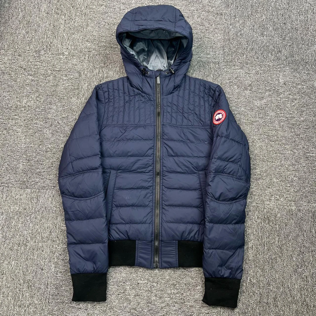 Canada Goose/加拿大鹅/s码/藏蓝色轻薄羽绒服/99新/男款/编06810