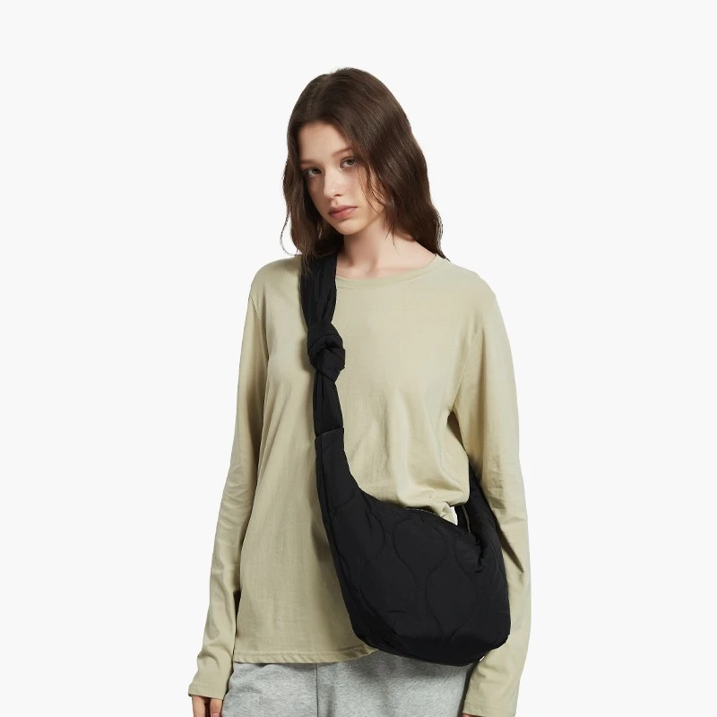 BIKKIE“大棉袄” 炭黑色-25秋冬新款压花夹棉衍缝单肩包合集