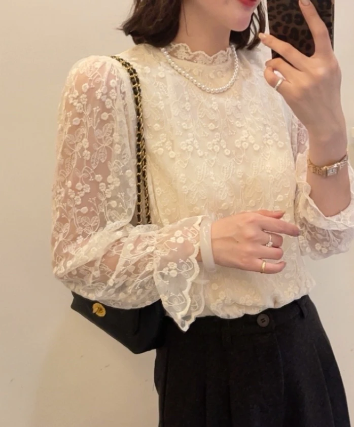 老赵服饰 蕾丝刺绣打底上衣 21AU2849