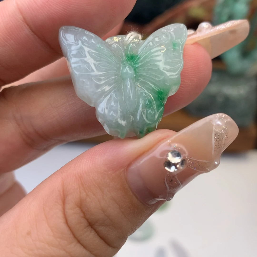 【闪购商品】翡翠颈饰未镶嵌沐**雪蝴蝶