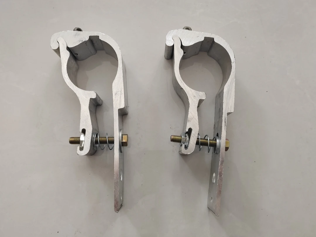 解放J7.J6P.JH6挡泥板铝卡子，卡扣