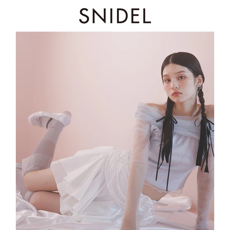 SNIDEL春夏新品甜美透视薄纱一字领露肩衬衫上衣SWFB244141