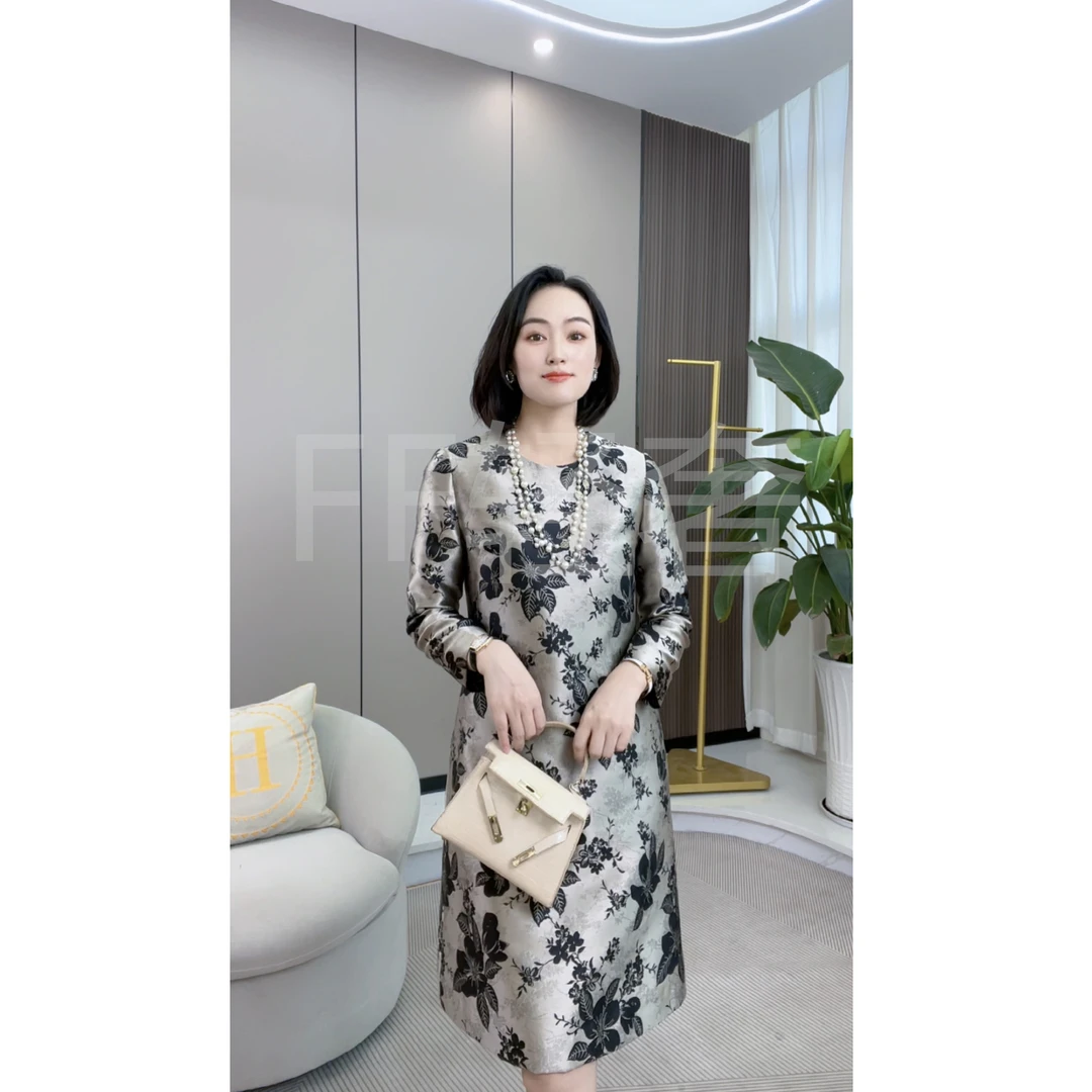 【FF-轻奢】气质复古缎面色织显瘦修身秋冬季节双层厚连衣裙LW24251