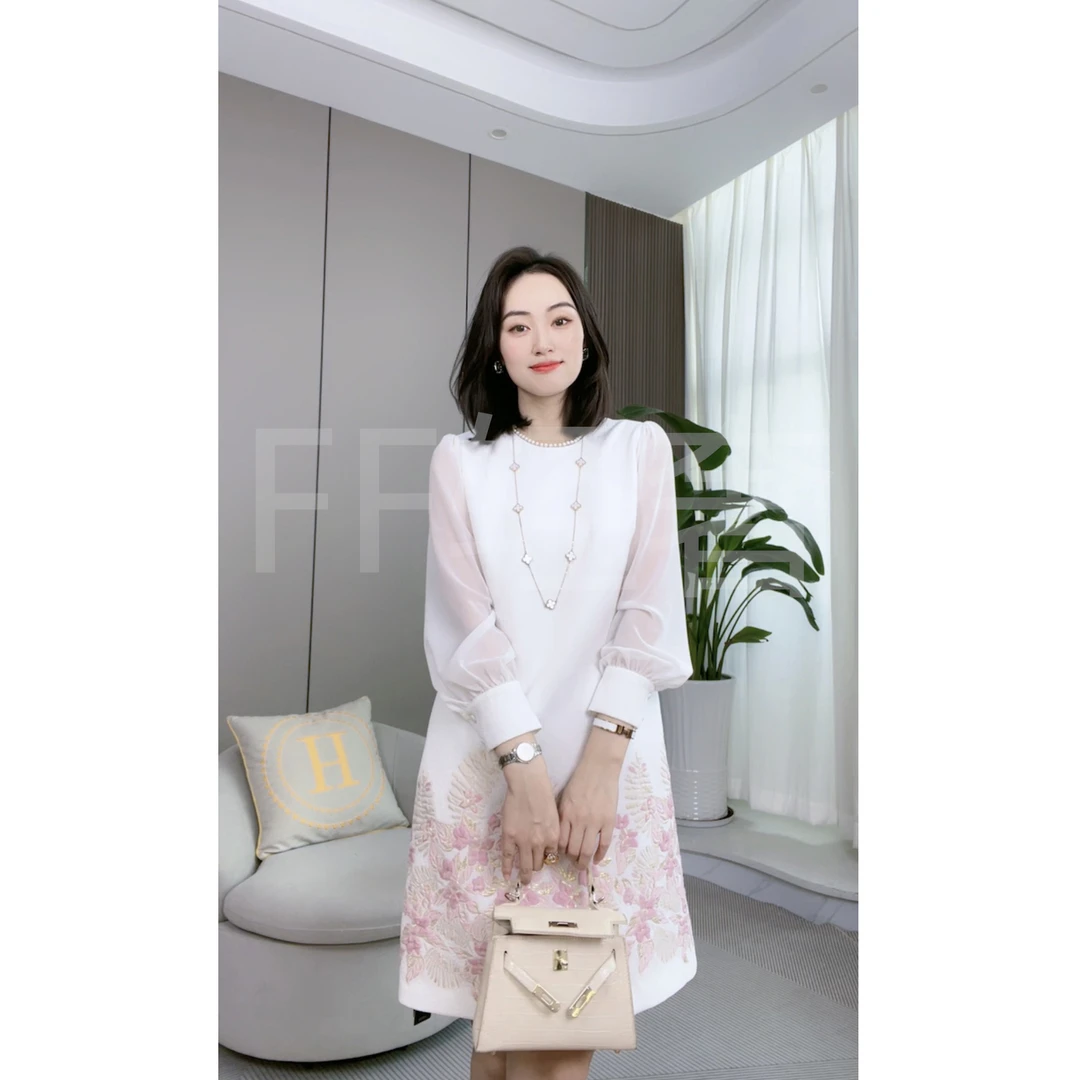 【FF-轻奢】女装新款时尚显瘦浮雕工艺绣花白色连衣裙LW3905#长袖