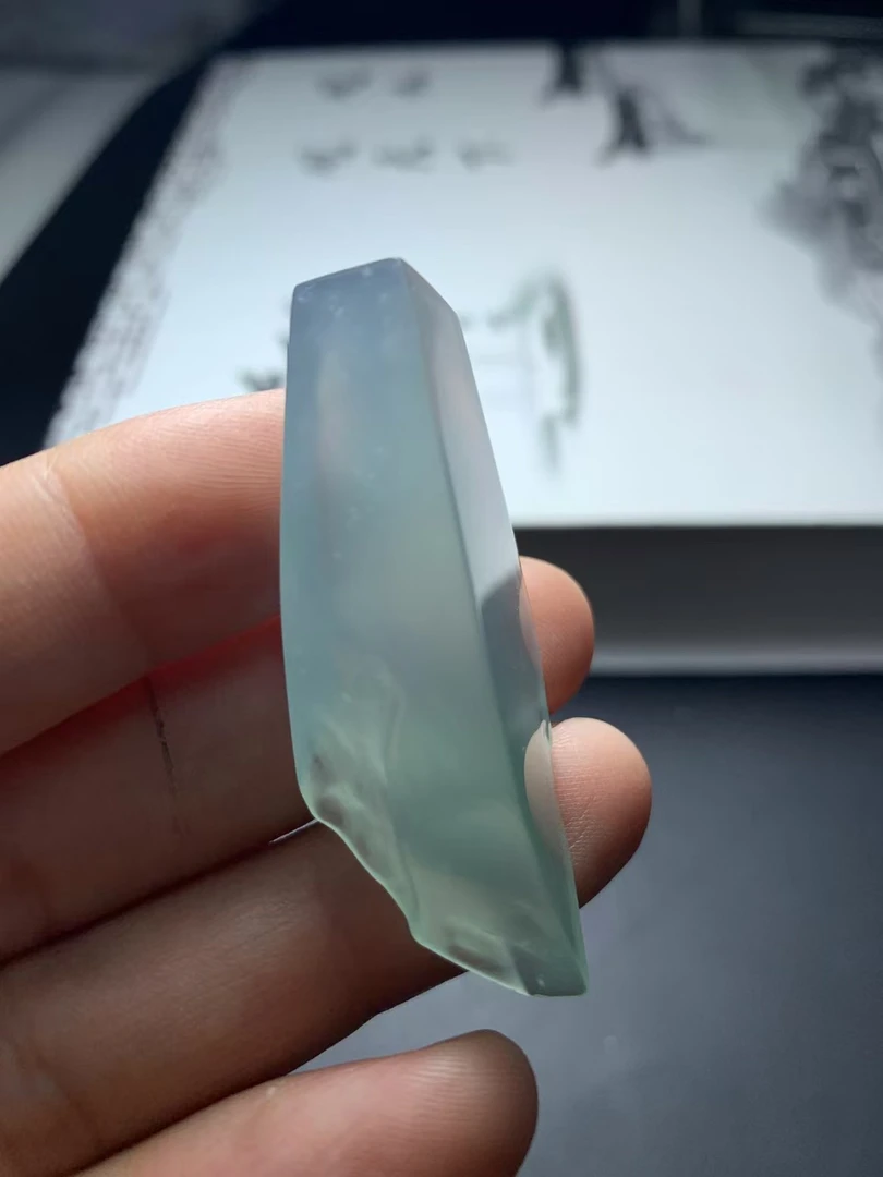 天空蓝冰种晴水底随形人物山水底妆乾淨缅甸天然A货翡翠