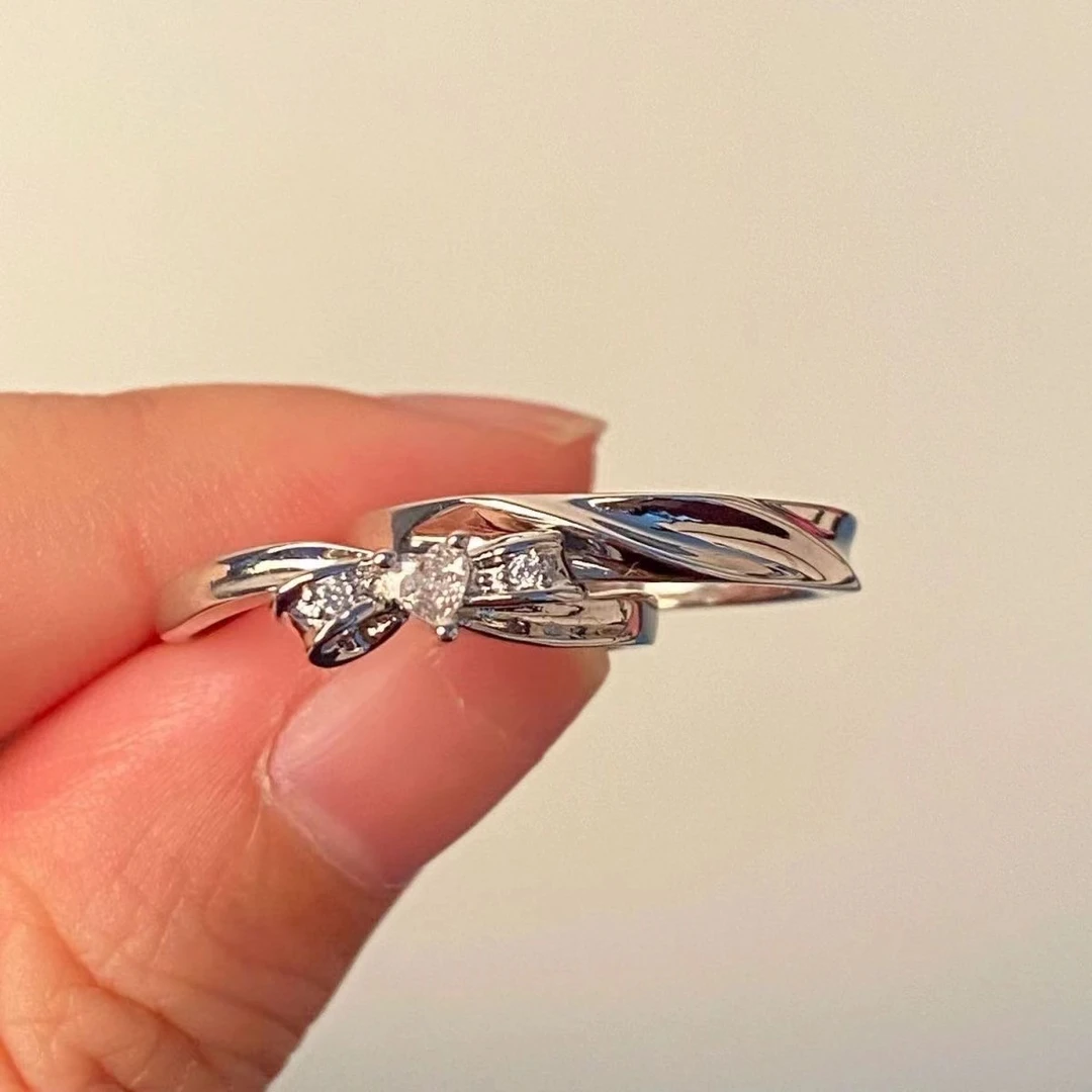 钛钢合成锆石戒指 流光对戒简约轻奢小众气质高级感百搭情侣戒指