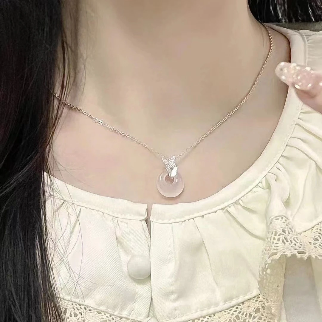钛钢合成锆石项链 蝶恋平安扣项链女款轻奢小众气质新中式锁骨链