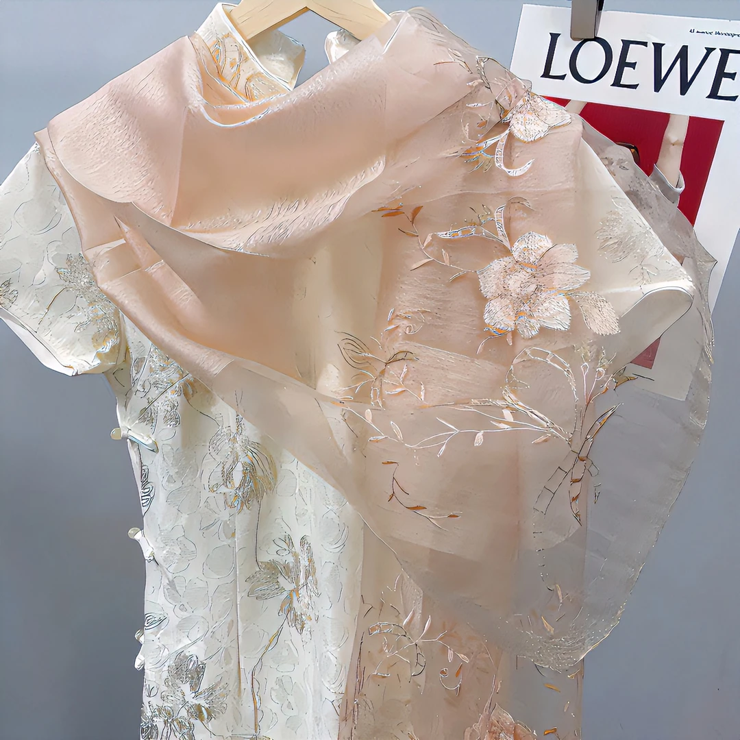 高端桑蚕丝羊毛刺绣披肩粉女士百搭丝巾妈妈的礼物母亲节礼物盒装