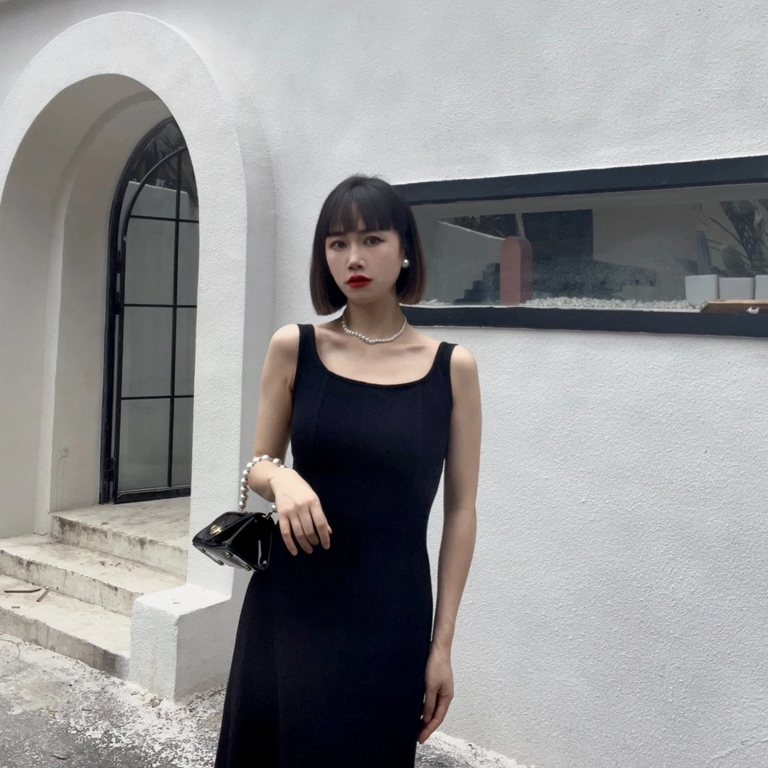 GIRDEAR/哥弟修身显瘦气质女人味小黑裙连衣裙1500474