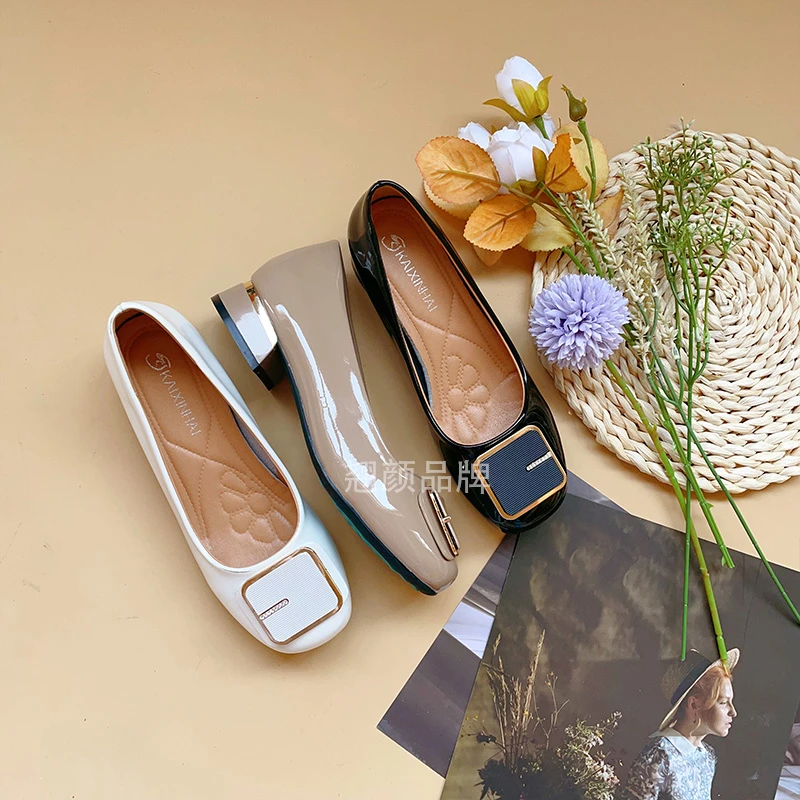 【翘颜品牌】2024粗跟时尚休闲舒适漆皮百搭软底女圆头小单鞋7818羊