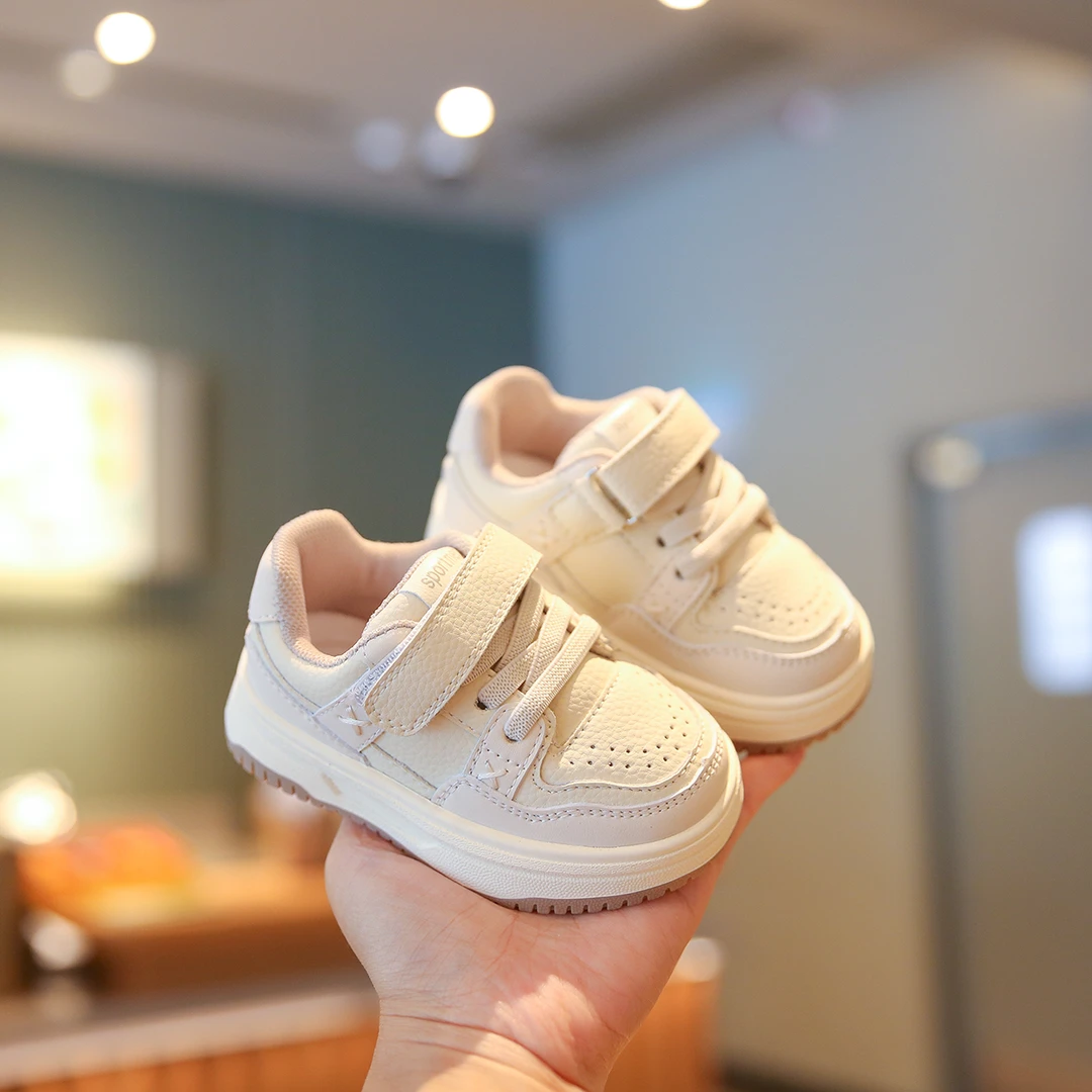 儿童运动鞋女童低帮板鞋1一3岁小白鞋男小童软底学步鞋百搭防滑