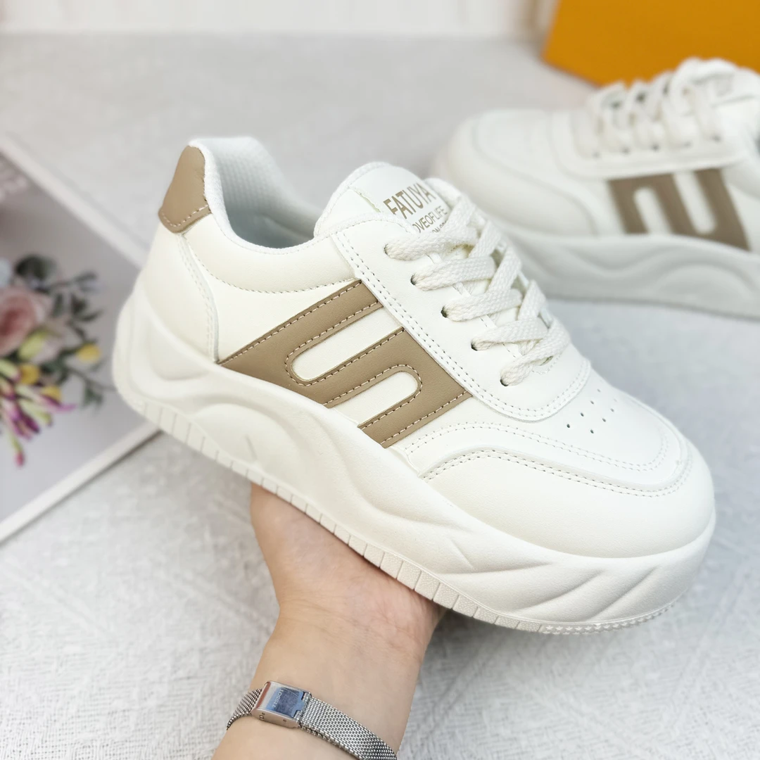 小白鞋女鞋2024秋冬新款厚底休闲板鞋百搭运动面包鞋子K-7