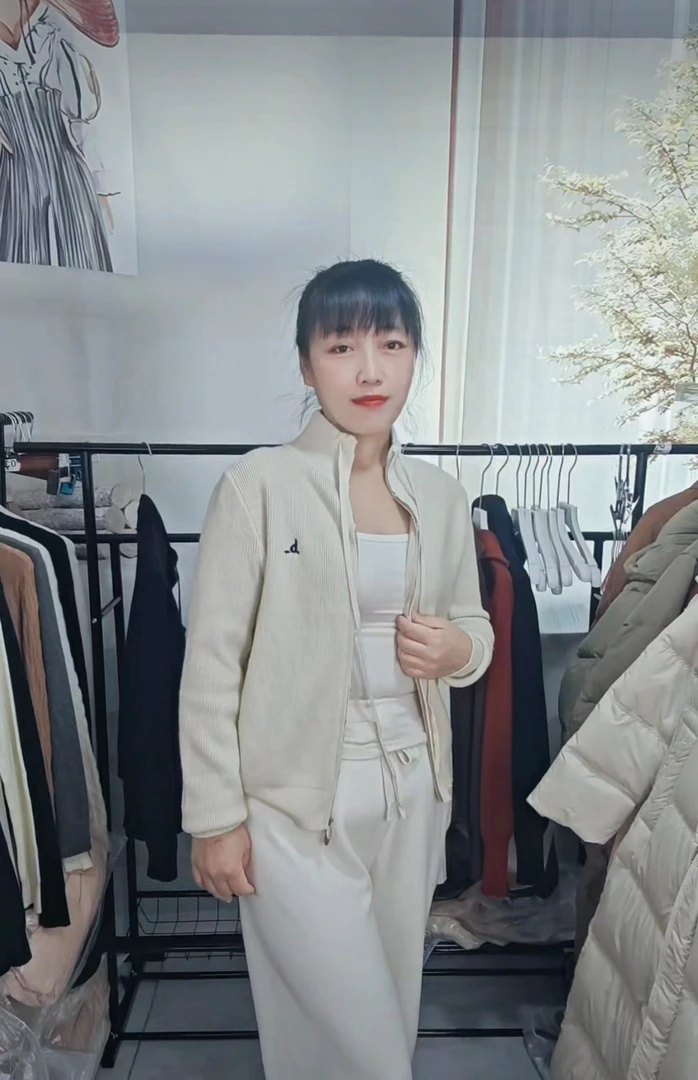 刺绣立领款拉链针织开衫时尚休闲