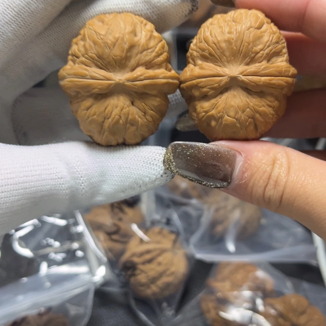 文玩核桃吊坠卜*43微瑕元宝140