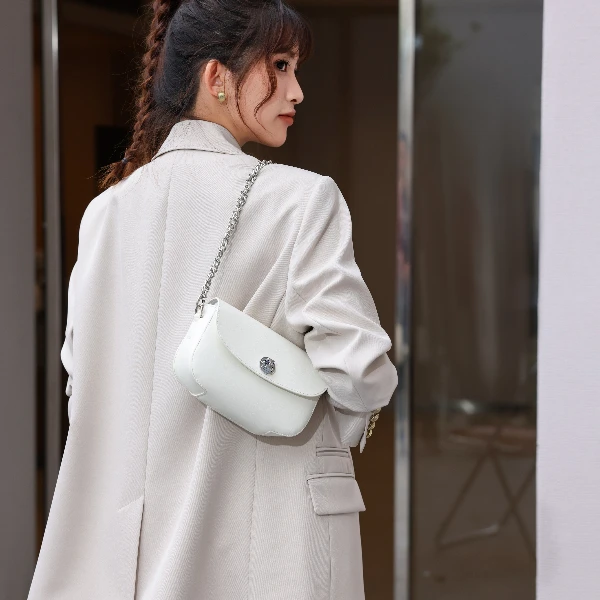 【尚恩CC】J-8426-奶昔白-RAIN.CUN轻奢小众时尚女士包19*6*12