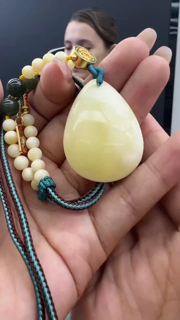 【闪购商品】琥珀颈饰未镶嵌376秒拍号