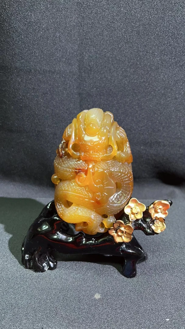 纯天然奇石纯手工雕刻龙手玩件，居家摆件