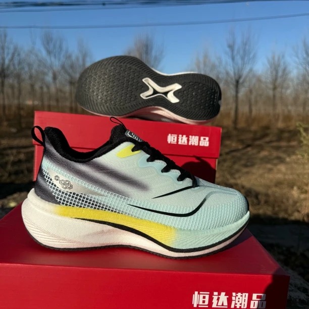 2024冬季加绒男女同款 碳板跑鞋 防滑竞速减震跑鞋 体测鞋