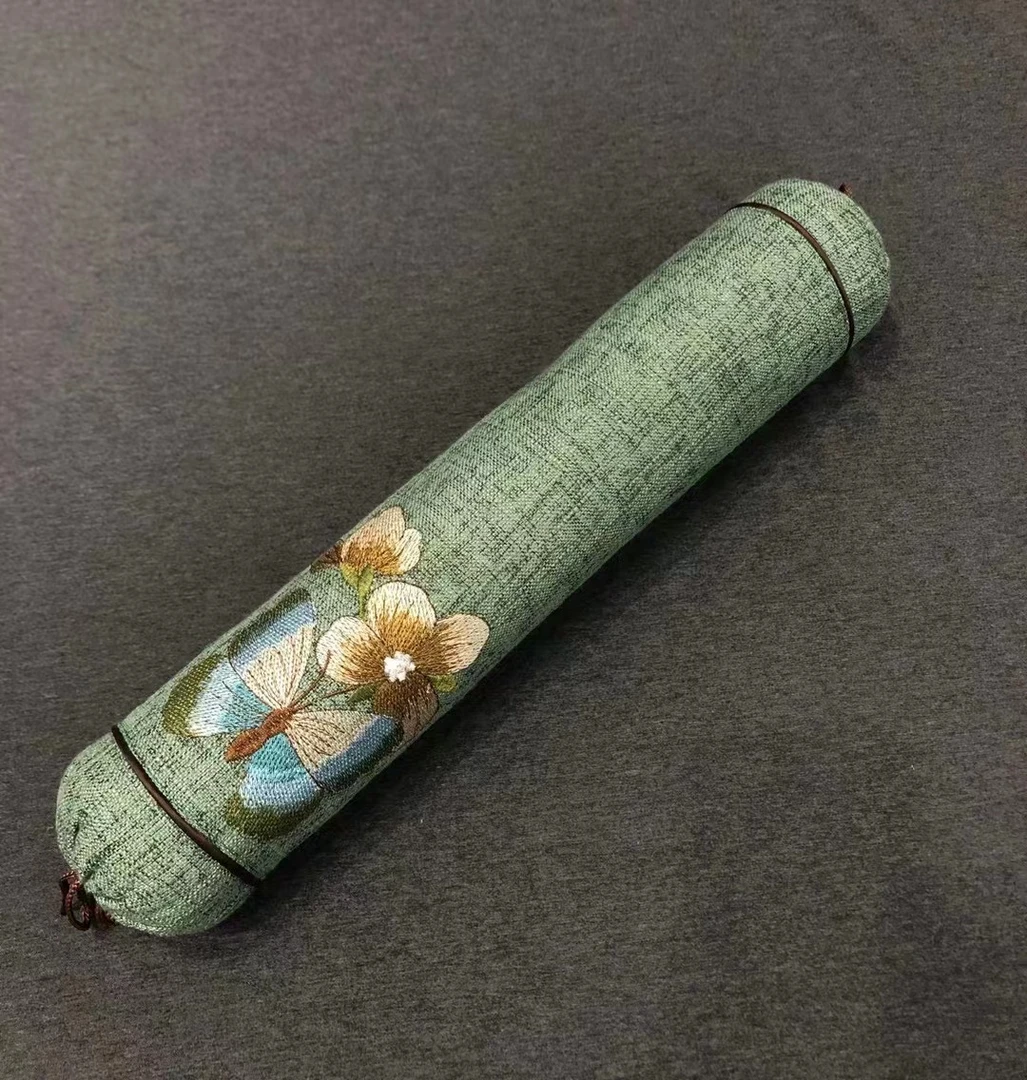 棉麻苏绣颈椎枕圆柱形荞麦枕