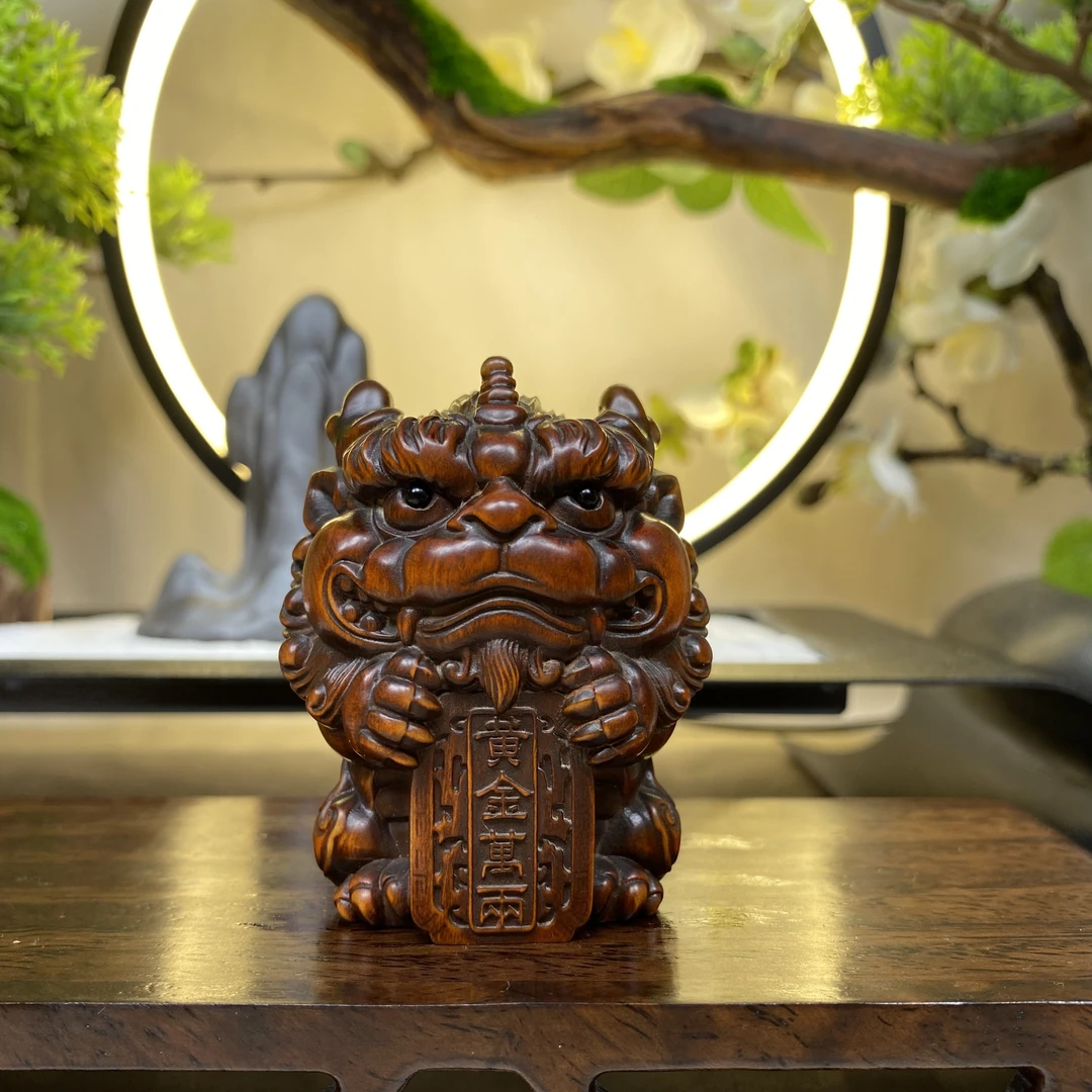 黄杨木仿古黄金万两貔貅手把件摆件