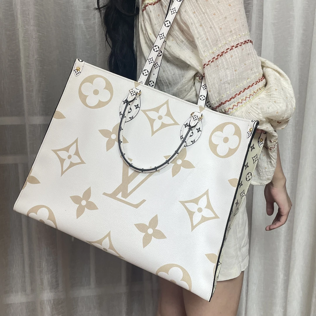 99新 LouisVuitton/路易威登 白色拼绿色onthego单肩手提包