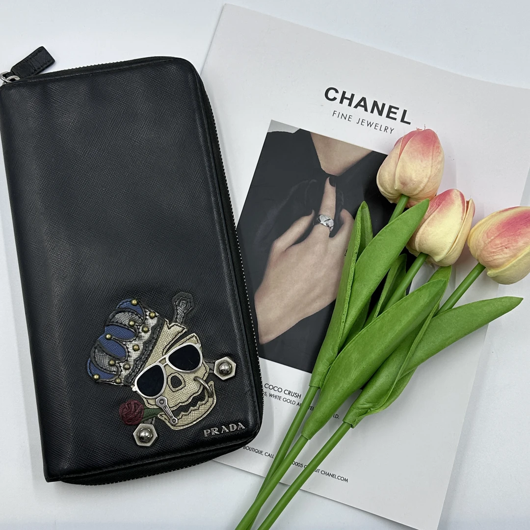 90新 Prada/普拉达 黑色长款图案印花手拿钱包