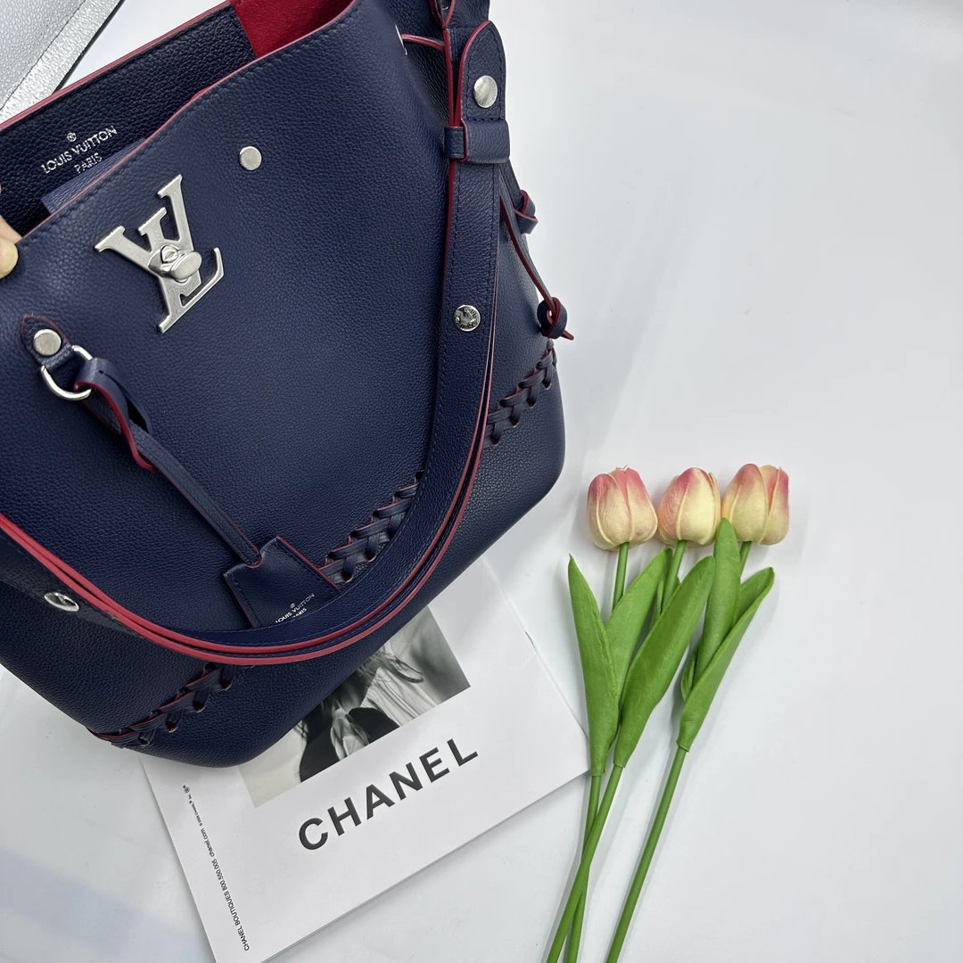 99新 LouisVuitton/路易威登 银色logo蓝红拼色单肩斜挎包