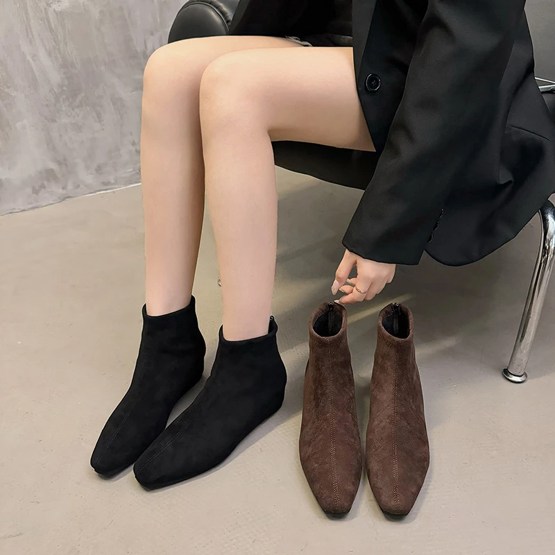 韩系小短靴女2025秋冬新款复古绒面马丁靴超火内增高