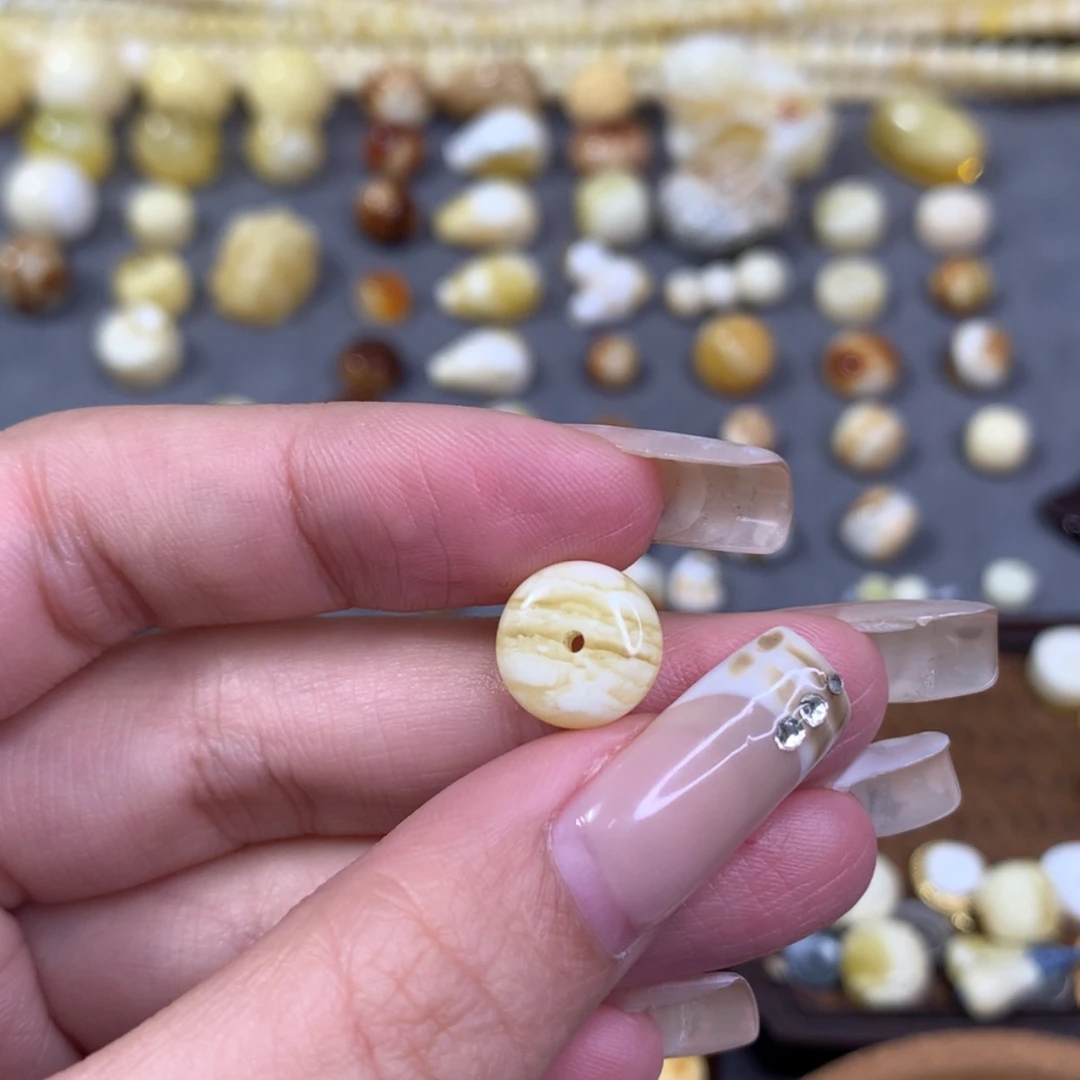 【闪购商品】琥珀裸石未镶嵌大****窝