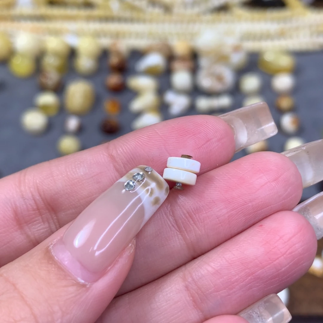 【闪购商品】琥珀裸石未镶嵌n****人